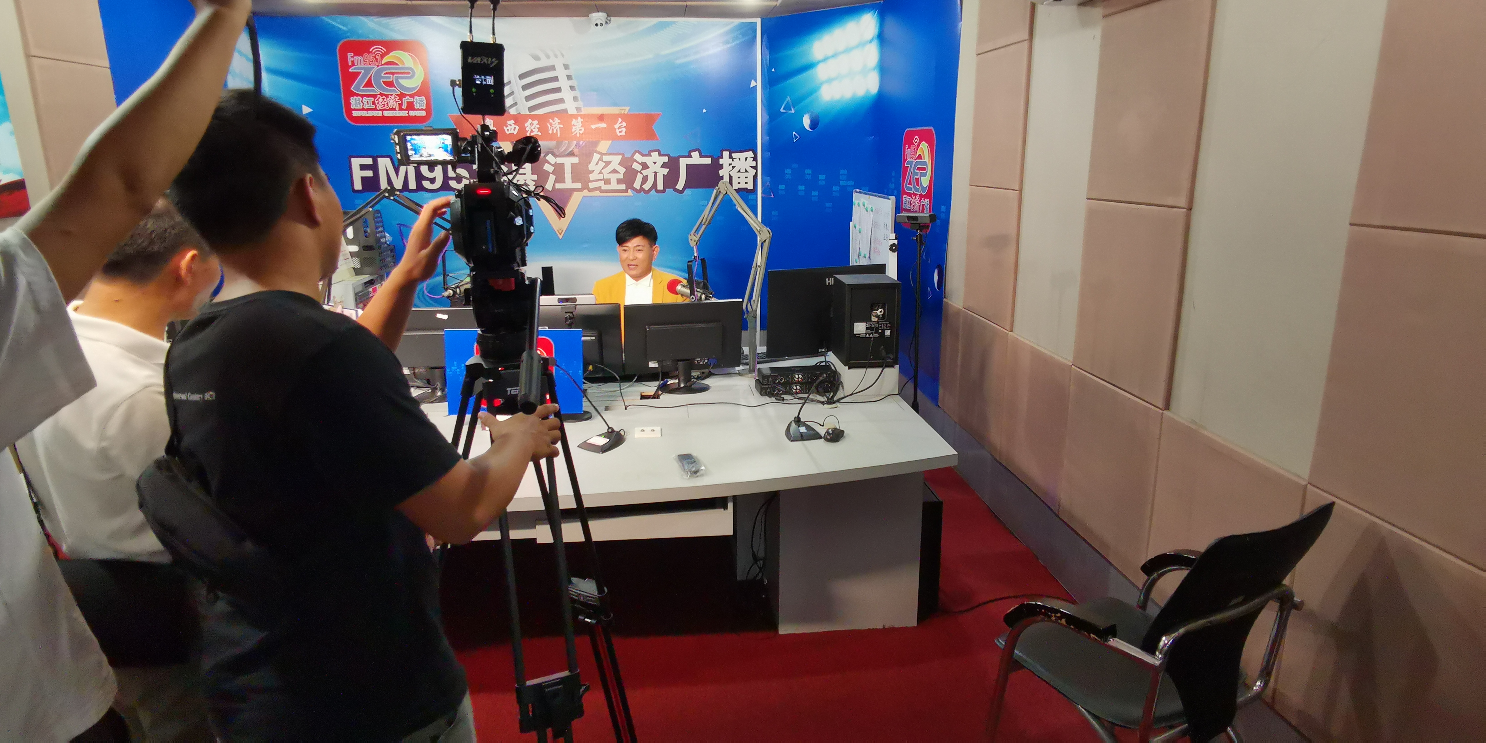 湛江电台主持人嘉诚,湛江嘉诚