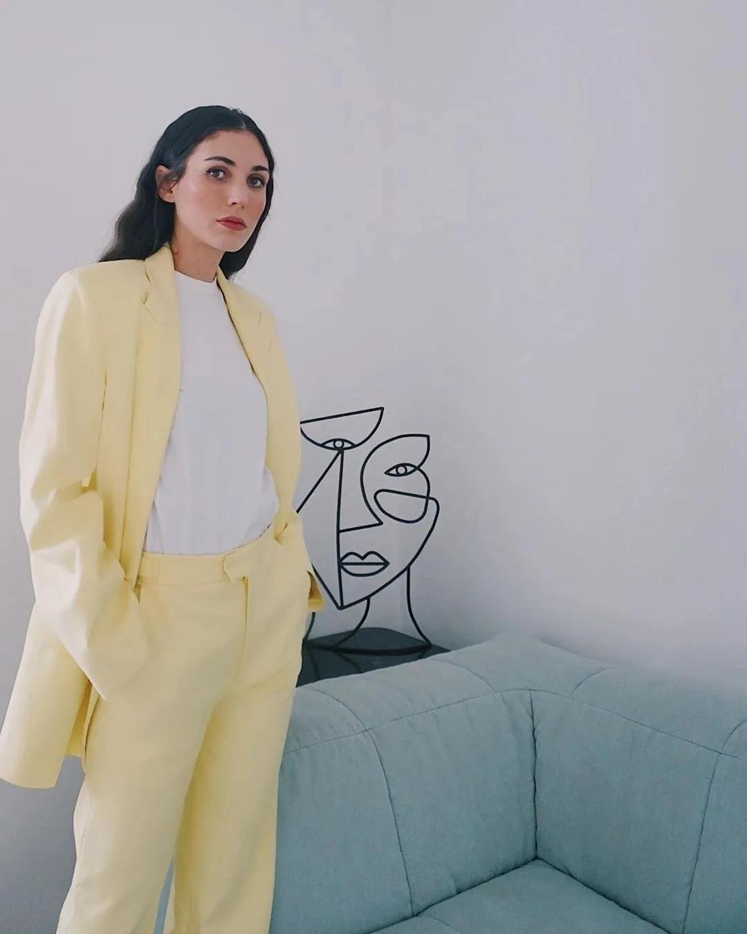 一套西装又正式又休闲,30-35岁女性春季穿搭西装