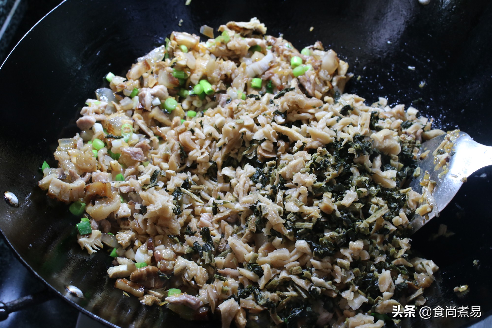 艾粄用开水还是凉水揉面,客家艾粄的传统做法