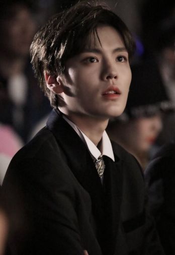 王一博易烊千玺顶流,爆料王一博易烊千玺