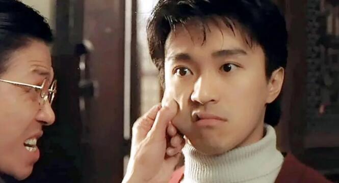 周星驰少林足球夺冠,周星驰少林足球夺金奖