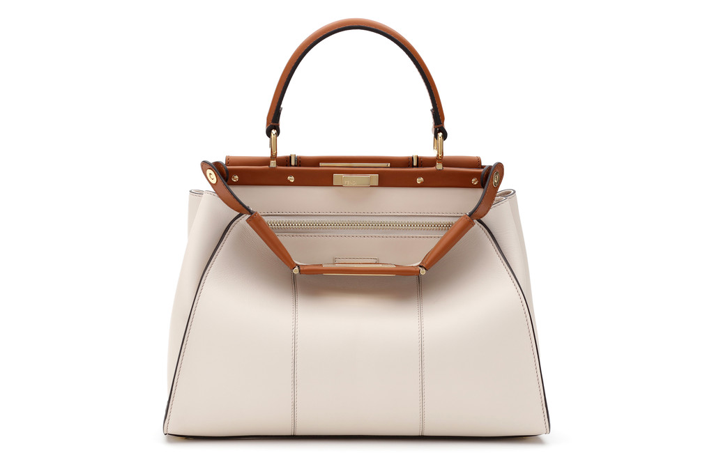 瑞莎套卡尔FENDI毕业作逛街买包撇老公霸气喊:我自己来