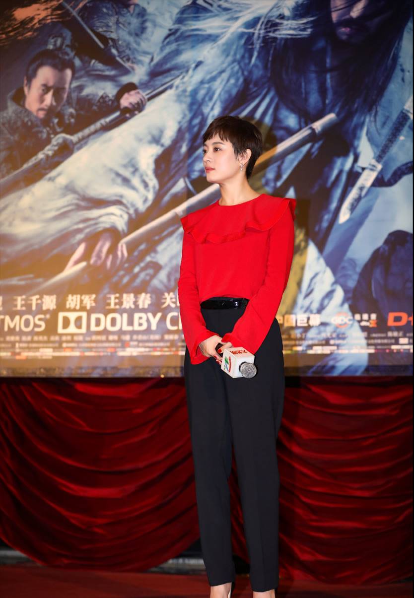 孙俪终于蓄起了长发,孙俪穿碎花裙视频