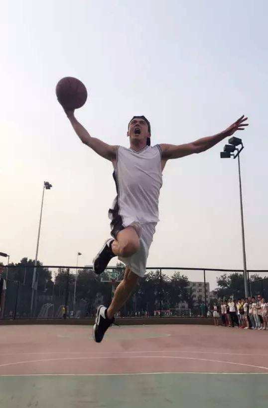 归还世界给你杨烁行走的荷尔蒙,我们都要好好的杨烁行走的荷尔蒙