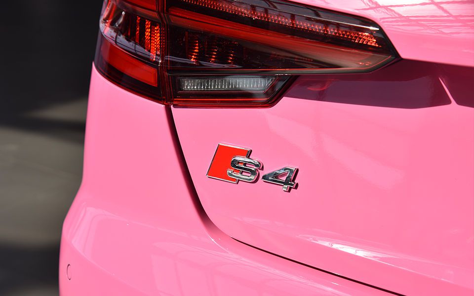 想低调但实力不允许实拍奥迪s4,奥迪s44.2