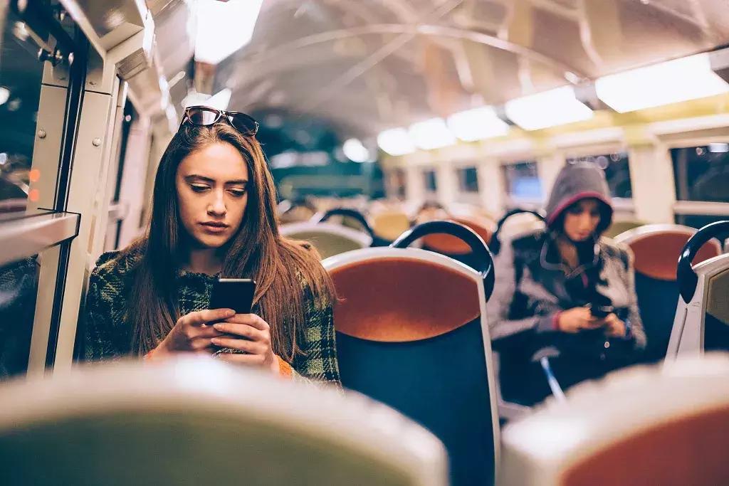 这部短片看哭朋友圈:“如果你一直单身,你妈能愿意吗