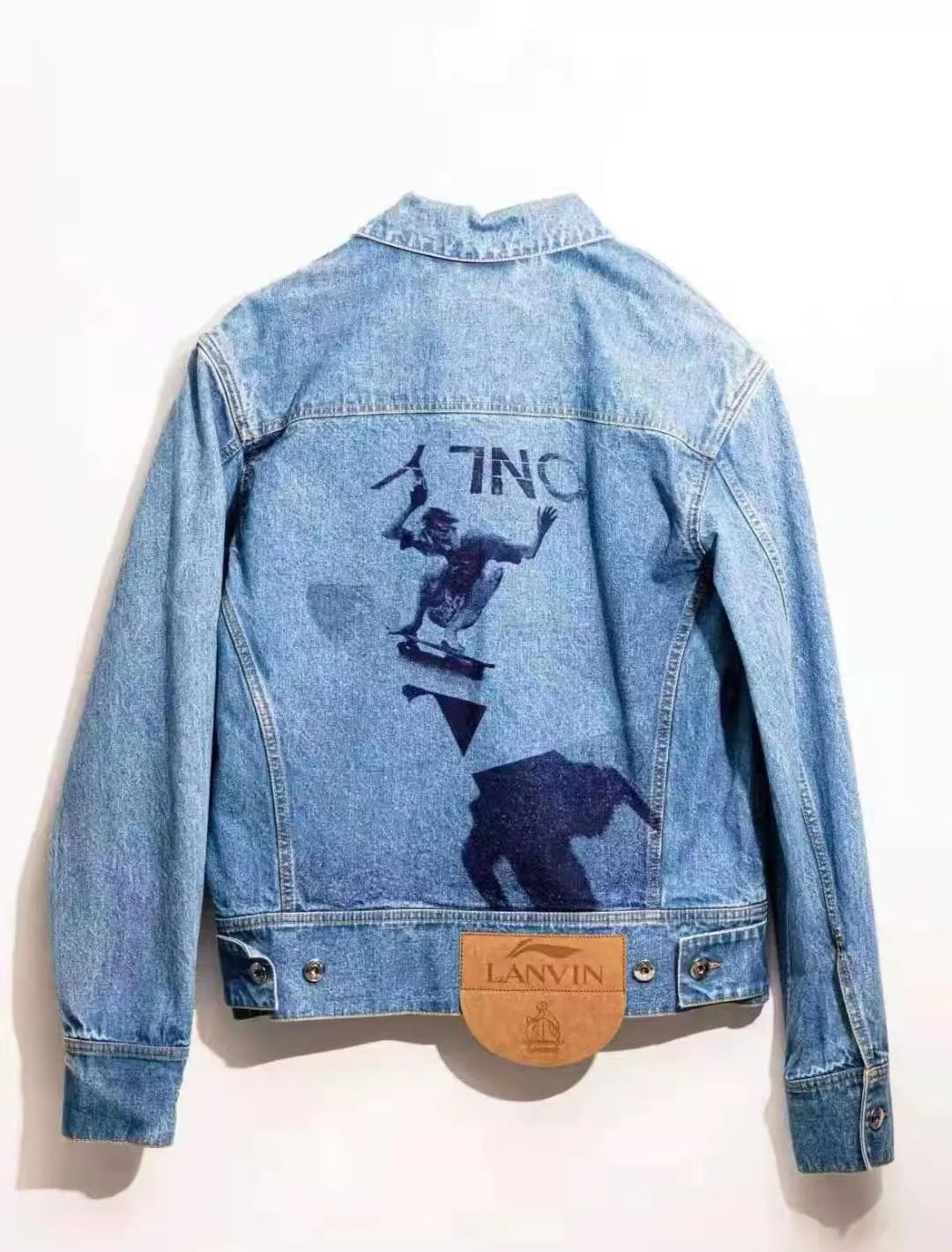 浪凡属于红血档次吗,李宁国潮和李宁品牌有什么区别