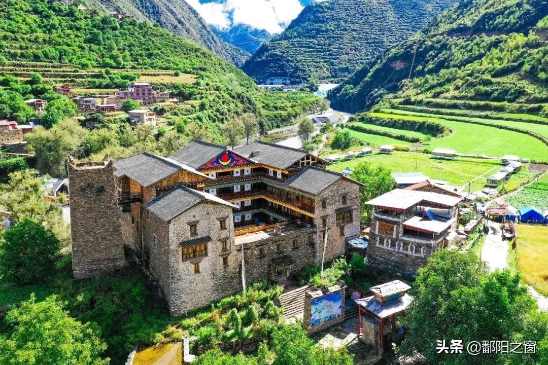 四川若尔盖，中国最美的高寒湿地草原，川西北高原上的绿洲