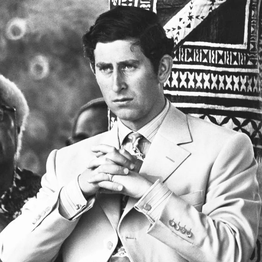 穿粉色就是娘娘腔？让小李子和猫王告诉你什么叫“油而不腻”