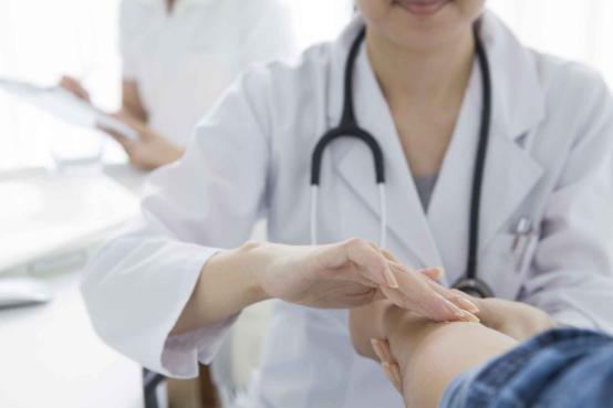 36岁高血压能长期服用降压药吗,突发性高血压需要长期吃降压药吗