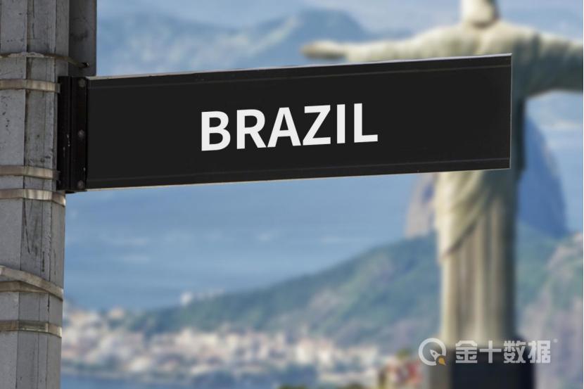 巴西男足上台领奖拒穿中国品牌,巴西男足不穿中企赞助服装