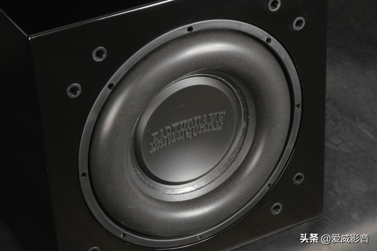 旗舰特质，紧凑震撼大地震LuminousLU-12超低音