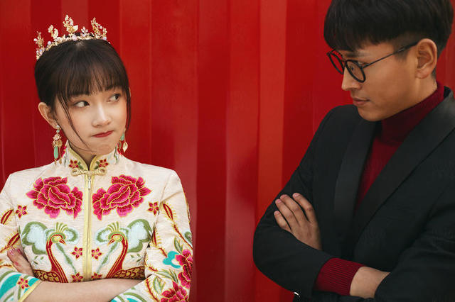 结婚请柬发朋友圈配文,朋友圈发结婚请柬抖音配文