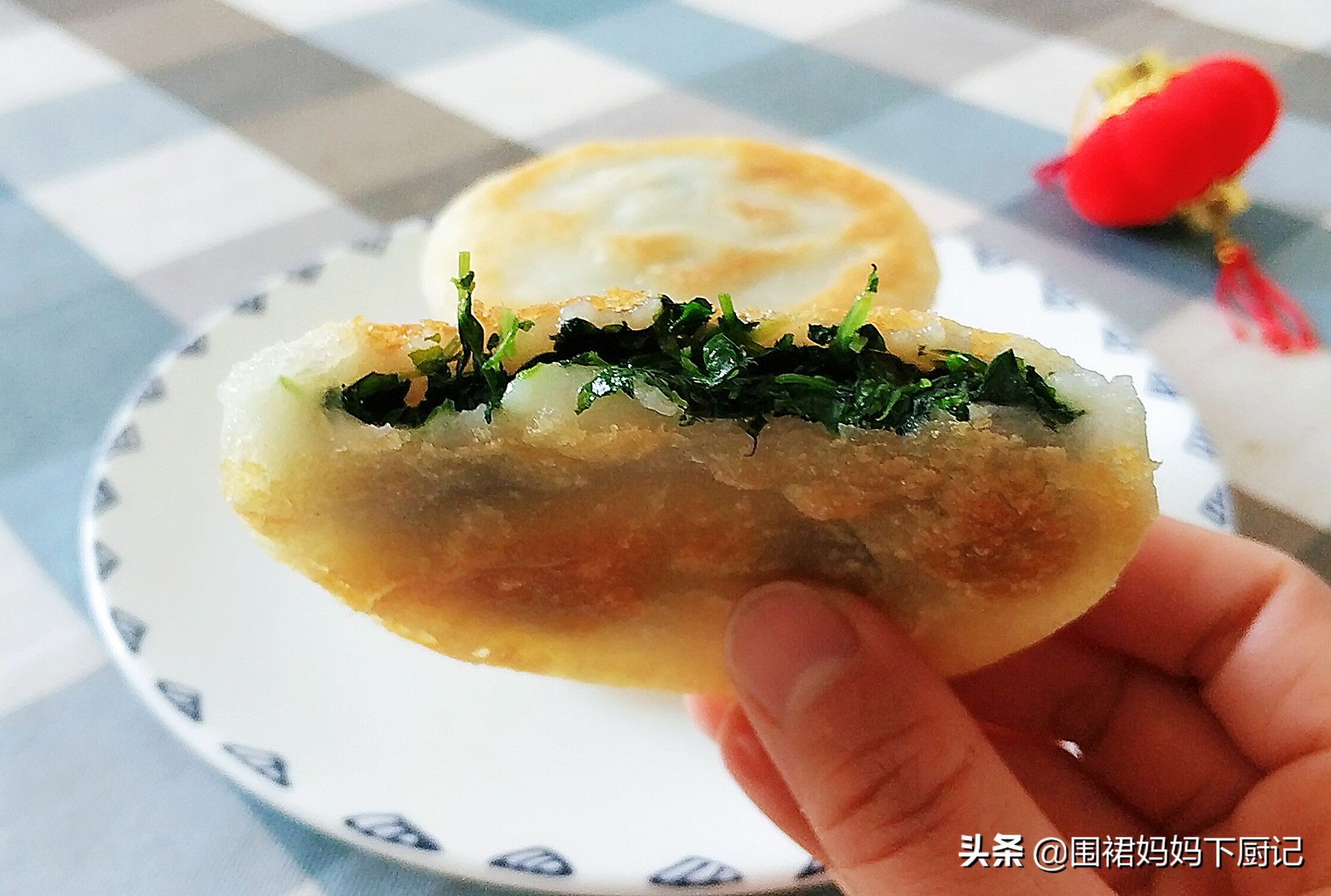 荠菜春饼怎么做又软又好吃,春天什么野菜做饼好吃