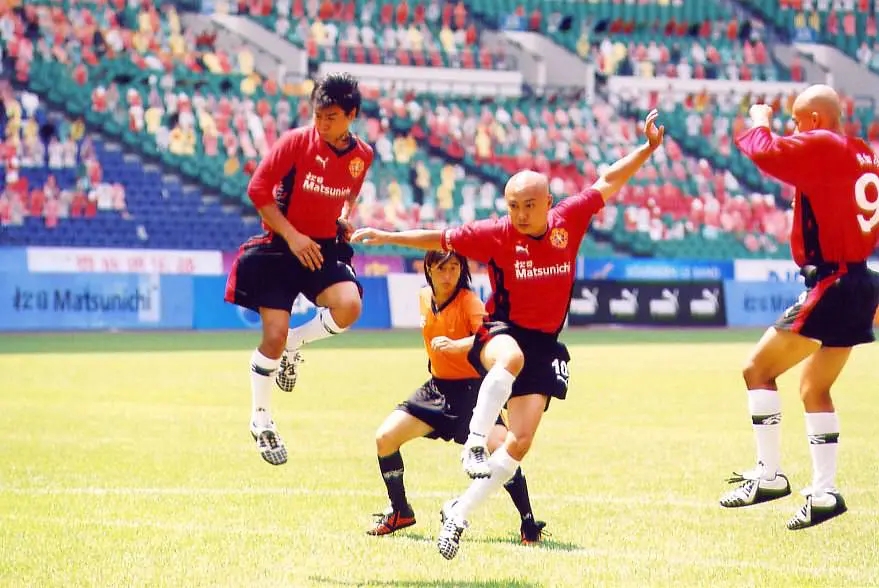 功夫足球张卫健踢爆一半足球,功夫足球张卫健大s射球