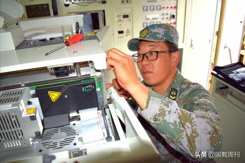 他在“生命禁区”与“毒”battle