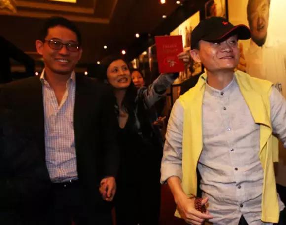 成龙收藏的紫檀,成龙的小叶紫檀值多少钱