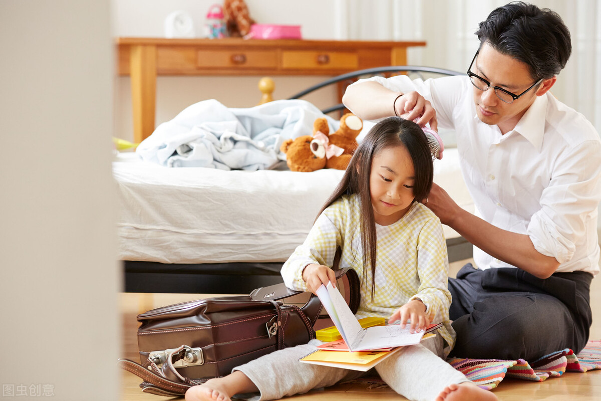 老人总溺爱袒护孩子,老人总是护小孩怎么办