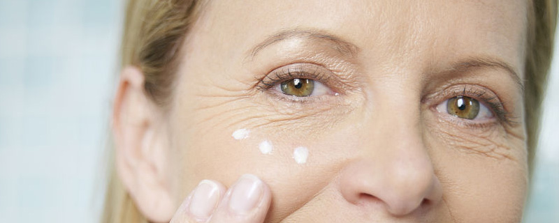 李佳琦欧莱雅紫熨斗眼霜先后顺序,李佳琦欧莱雅眼霜怎么用