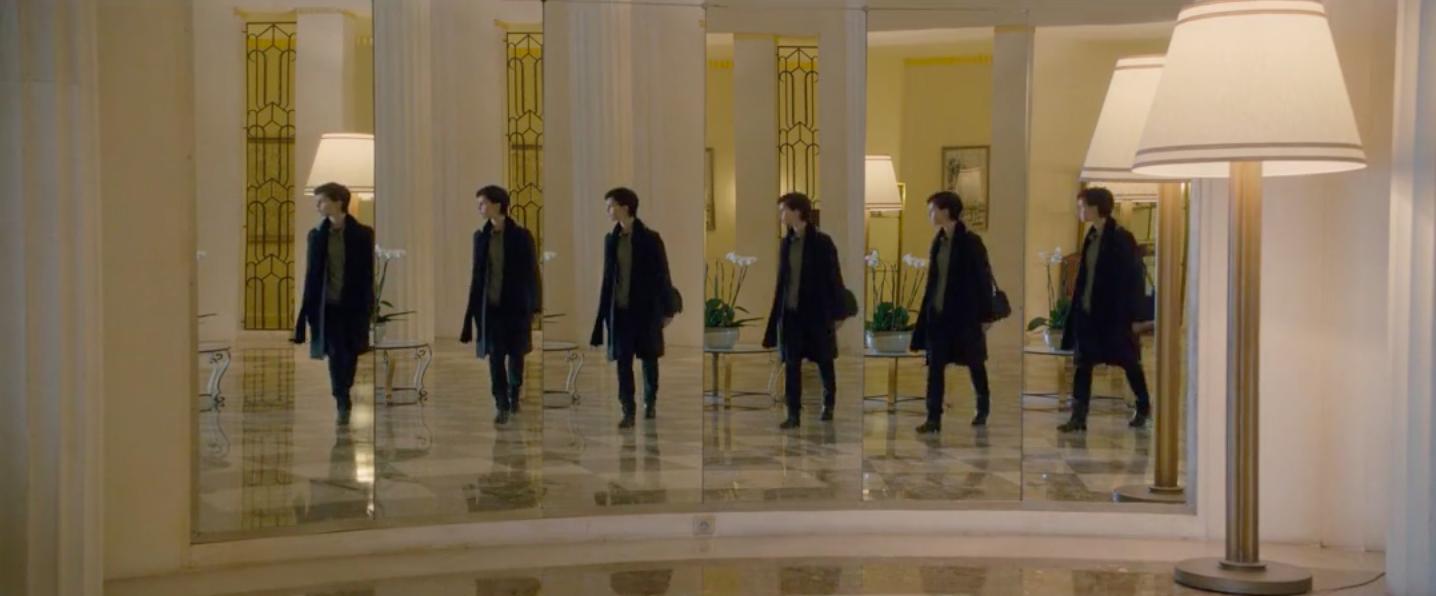 《双面情人》：纷繁欲望下，一场女性的自我探索与心灵救赎