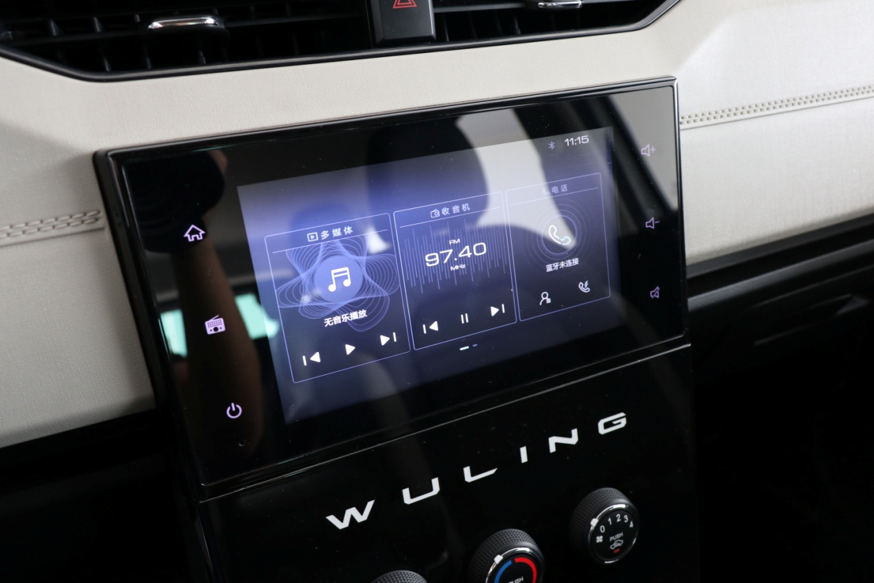 江淮瑞风m3自动挡落地价五菱宏光,五菱宏光plus和江淮瑞风m3哪个好