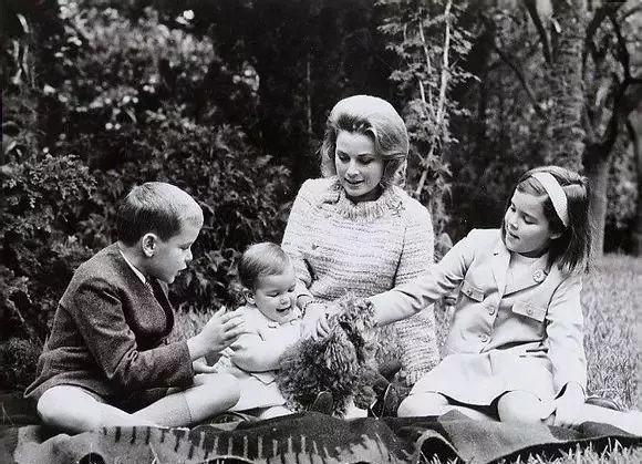 摩纳哥王妃格蕾丝夏琳,摩洛哥王妃格蕾丝凯利美照