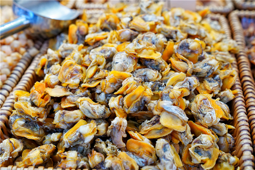 北海旅游，鲜榨果汁6块深海鲍鱼1.2元，东北大哥为何在此居住30年