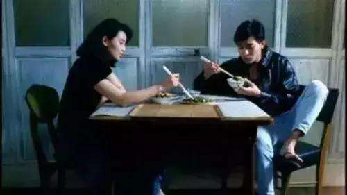 《旺角卡门》王家卫到底想表达啥,王家卫的旺角卡门和之后风格不同