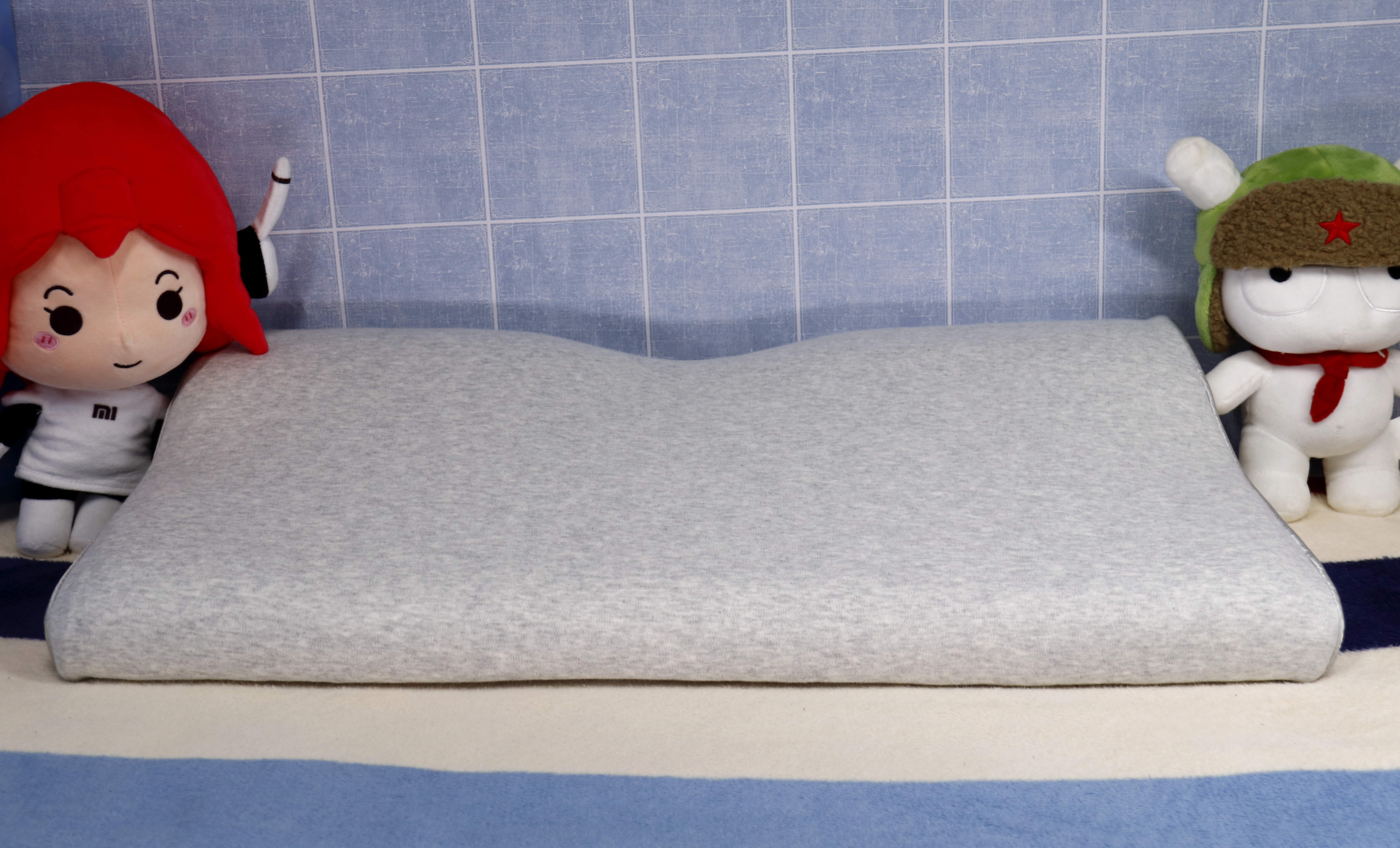 小米记忆枕和8h有区别吗,小米8h蜂巢枕头黑科技