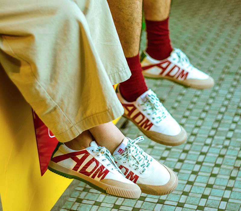 adidasnike哪个更好,不买nike和阿迪买什么