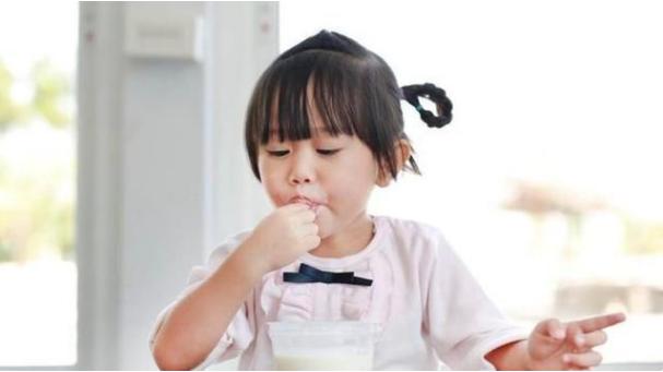 2岁宝宝发脾气满地打滚怎么办,2-3岁小孩撒泼打滚发脾气