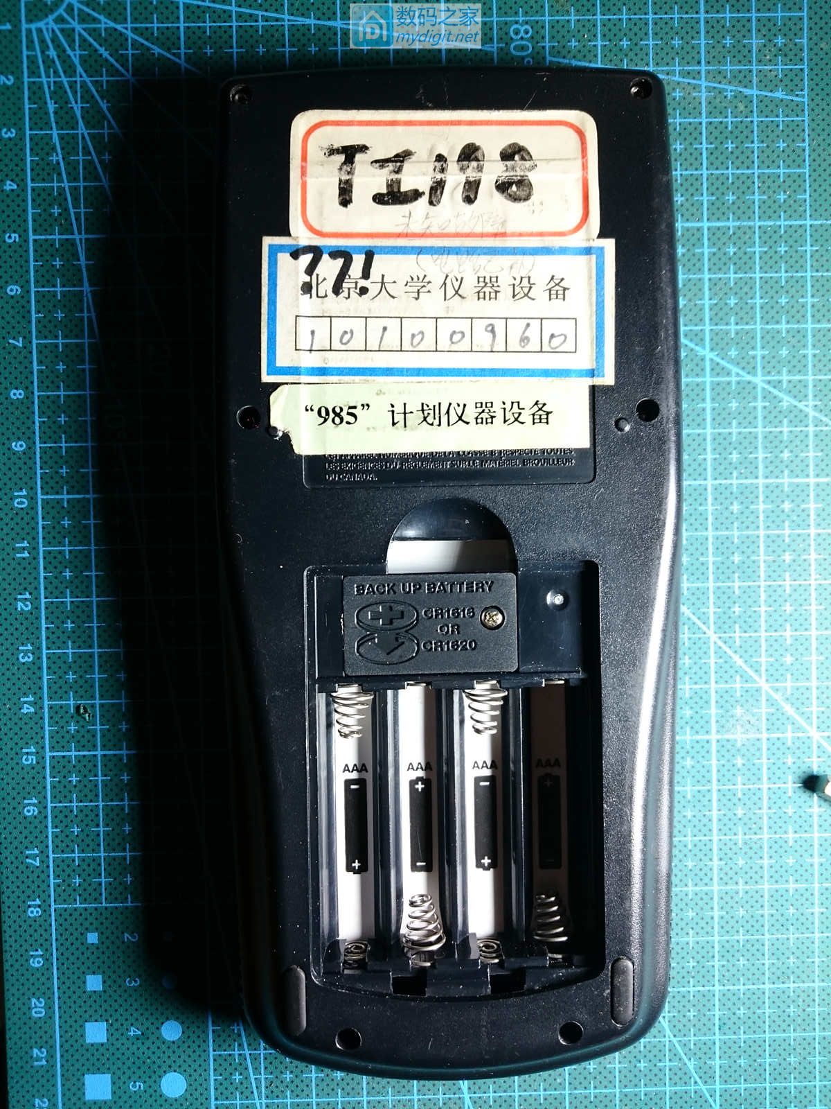 技术大佬秀操作！德州仪器TI-89图形计算器拆机维修及CPU超频