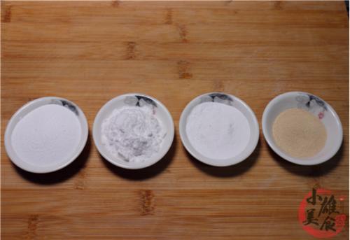 发面用酵母和泡打粉还用小苏打吗,酵母粉泡打粉小苏打和碱面的区别