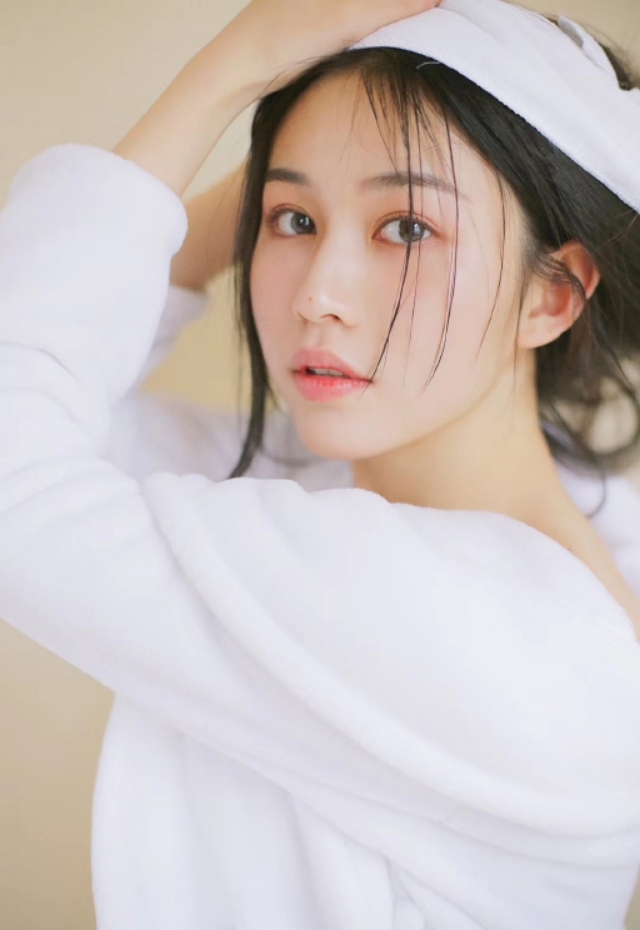 清纯少女写真生活照,居家清纯可爱女生写真图片集