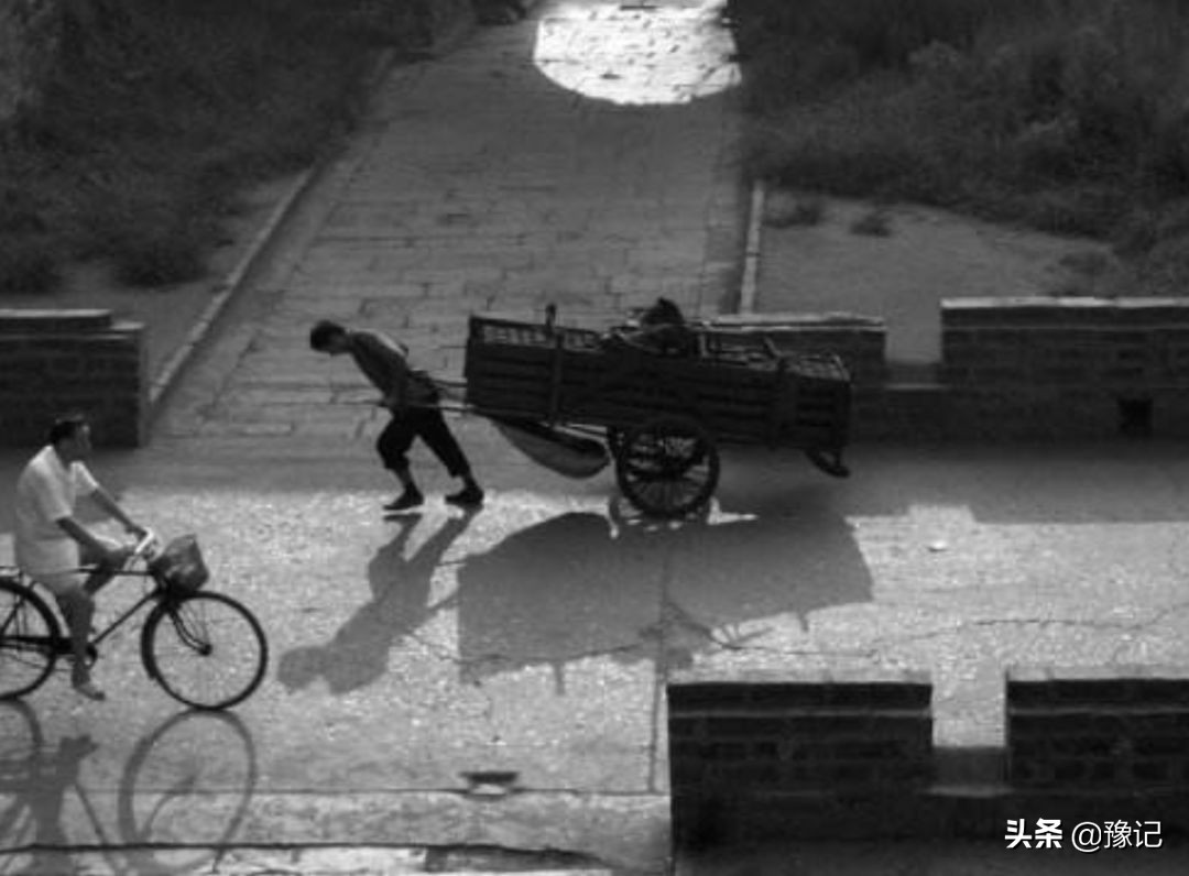 重温30年的农村生活看了不许流泪,40年前的农村就是这个样子