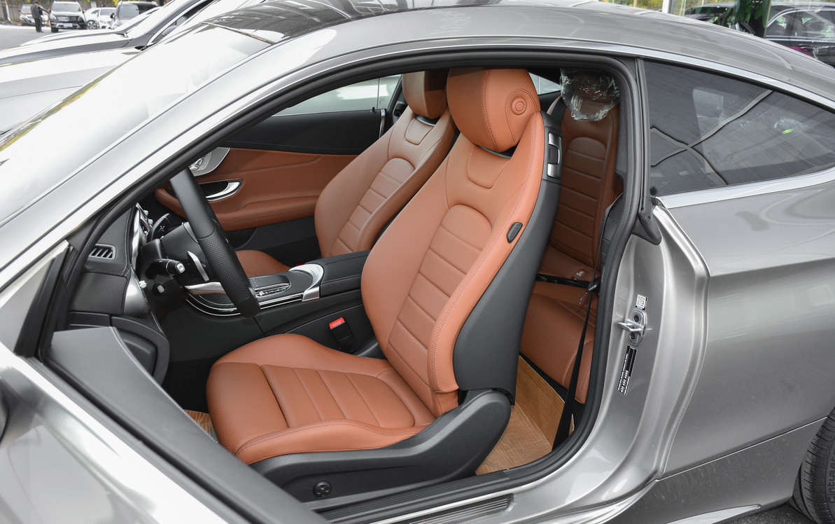 你会放弃燃油车选择新能源汽车吗,奔驰c级和宝马3系奥迪a4l怎么选