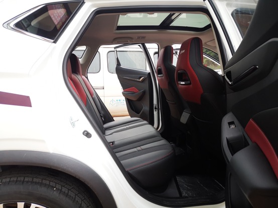 欧尚x5锋芒白车漆,长安欧尚x5plus补漆笔锋芒白色