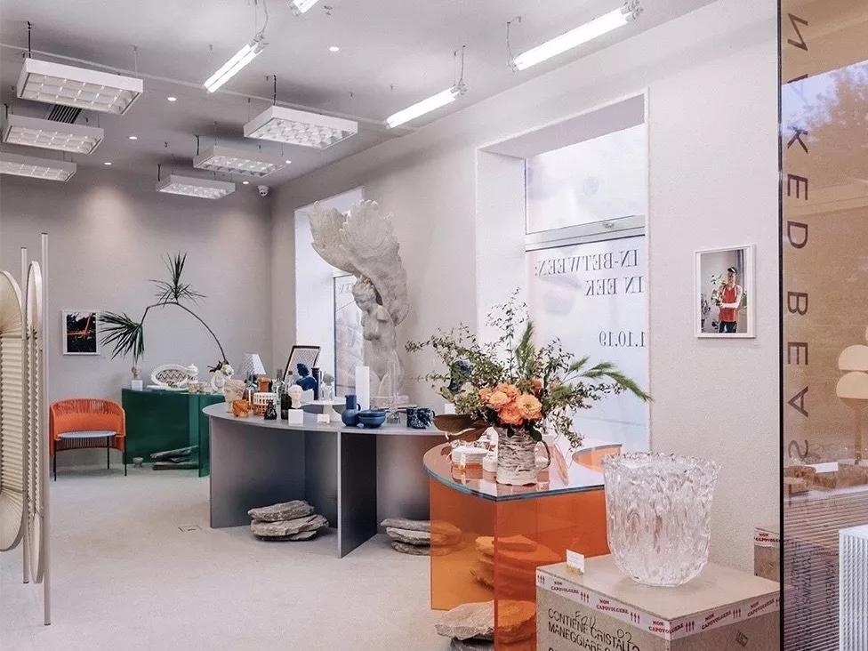 prada跟nike联名海报,pradanike合作款