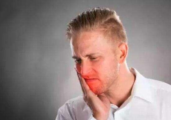 口腔溃疡反复发作请警惕这五种病,口腔溃疡的部位中医辩证论治方剂