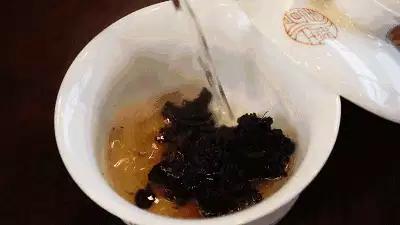 煮肉时有大量泡沫是什么原因,煮粥起大量的沫怎么解决