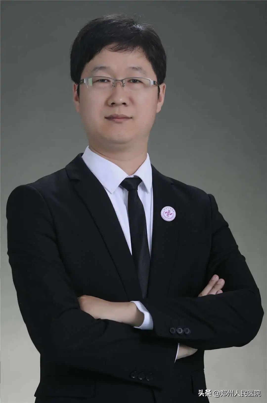 男宝总是尿到腰上怎么回事,男宝宝只能蹲着尿是什么原因