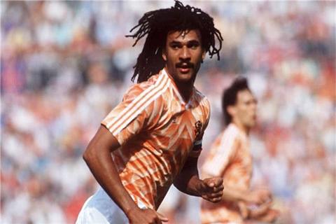 荷兰十大足球巨星阵容,荷兰足球十大球星排名