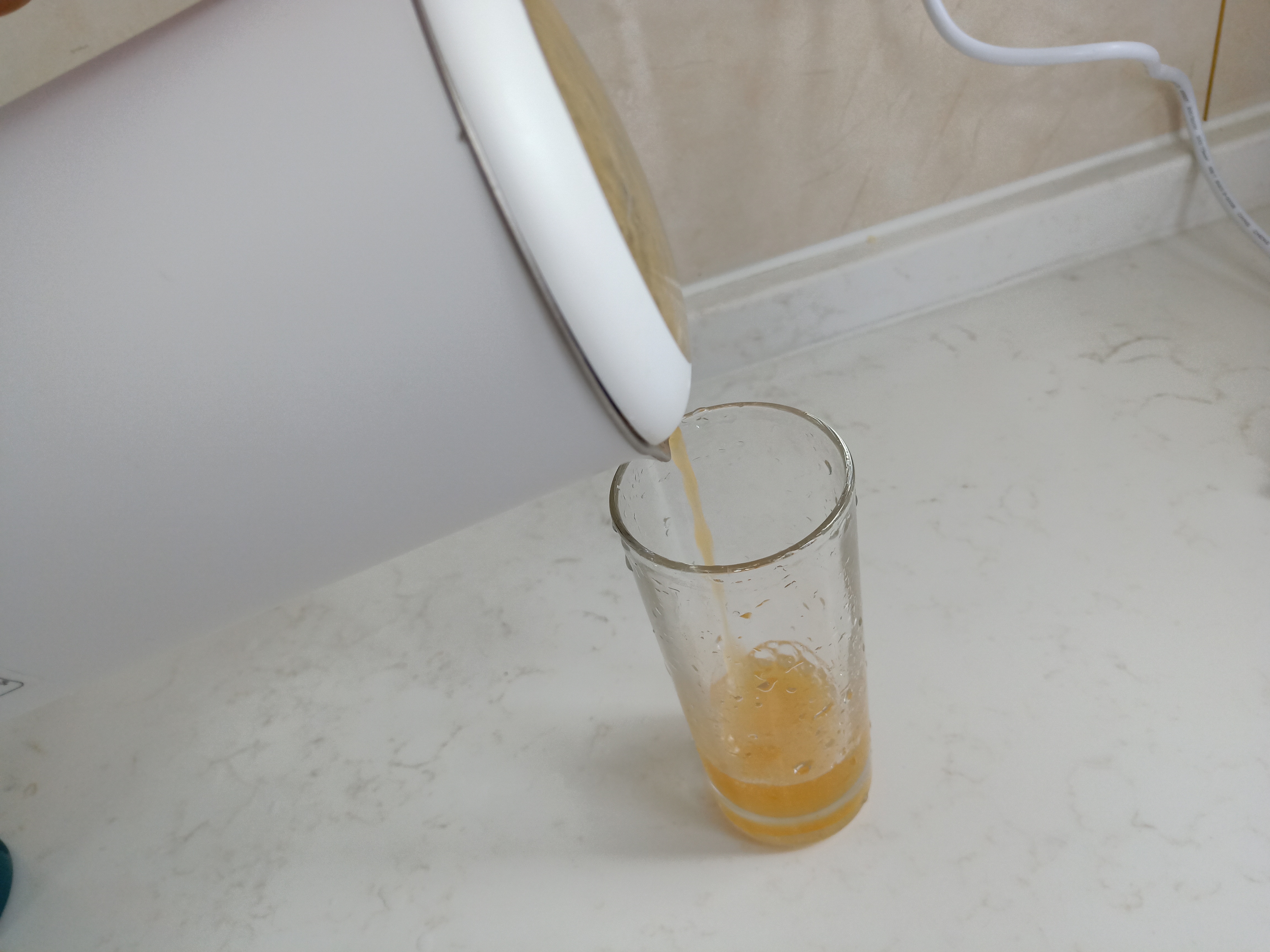 鲜榨果汁沉淀怎么解决,如何防止鲜榨果汁变黑