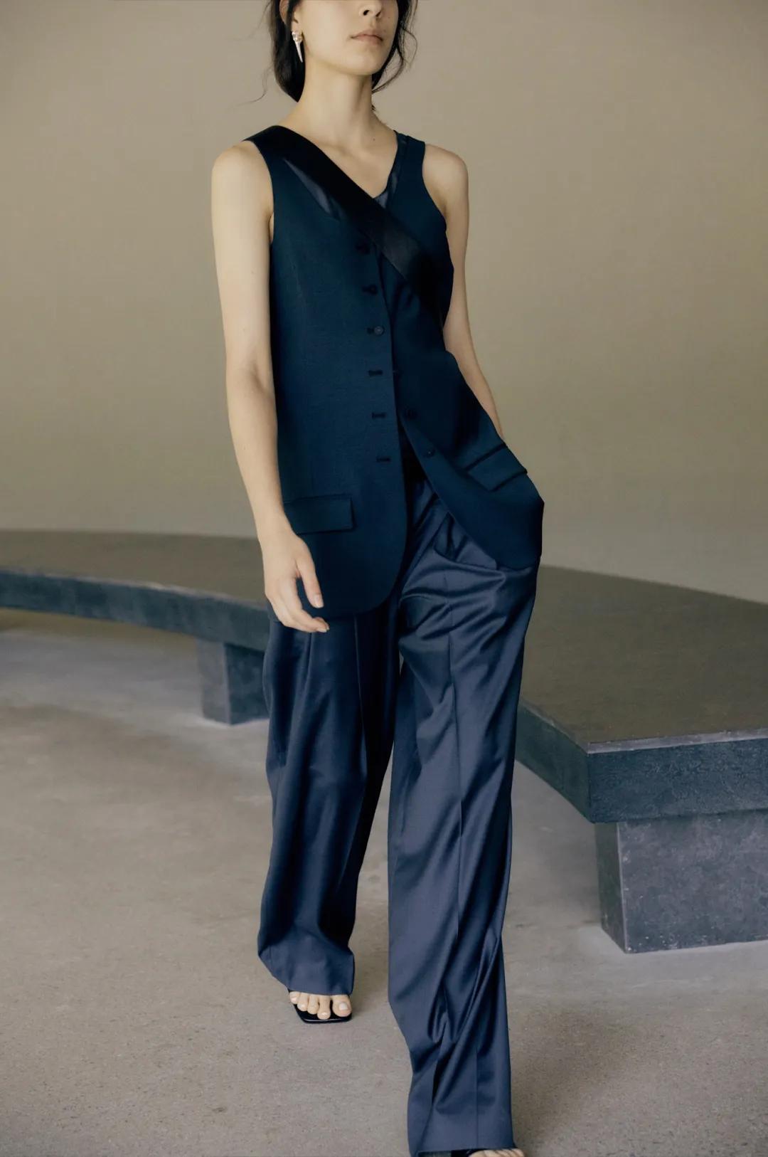 Jennie的马甲原来是学Kate Moss啊