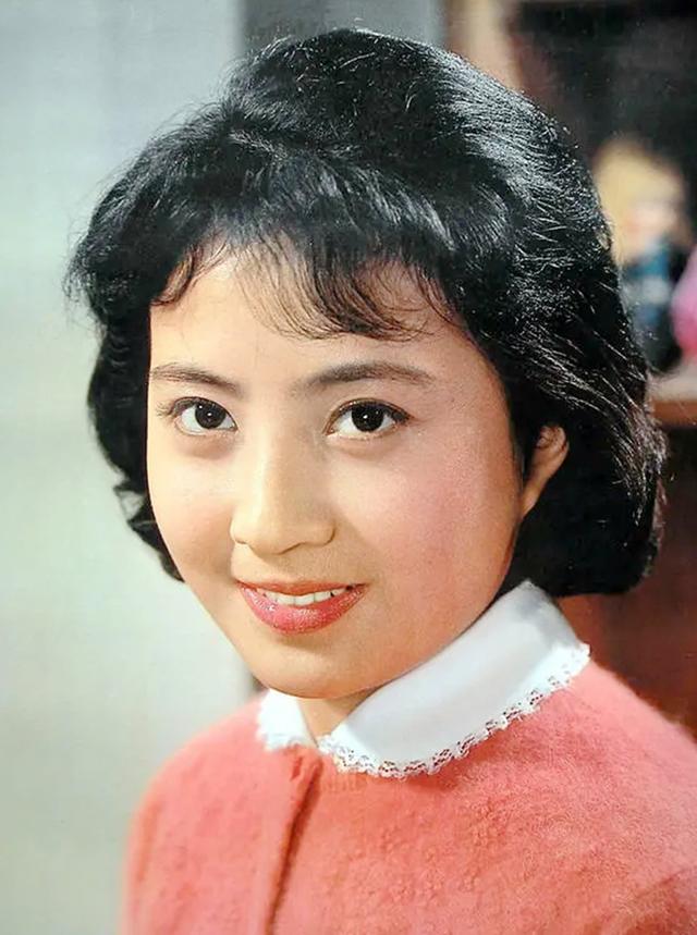 他是上影演员，可与梁波罗比帅，在《等到满山红叶时》饰高英恋人