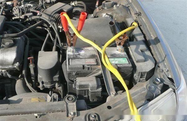 小车可以和摩托车搭电吗,摩托车借电启动