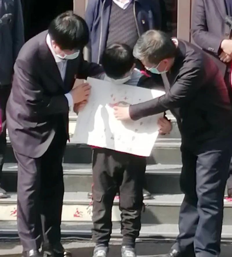 爸爸你是我心中的天使,爸爸你是我心中的一座山