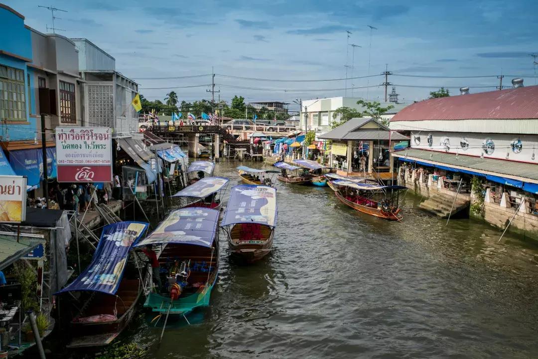 泰国泼水节狂欢六日游,泰国泼水节电音节攻略