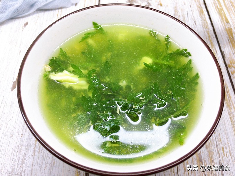 艾草煎鸡蛋汤在家10分钟就可以做,艾草煮鸡蛋汤做法和功效