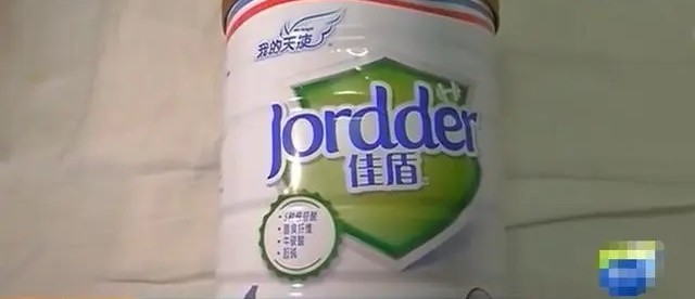 江西7个月大男婴瘦的“皮包骨”，妈妈怀疑与喝的奶粉有关？